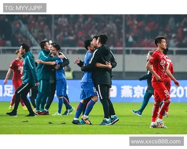 上海足球队表现优异荣登足球状态排行榜第三名引发关注