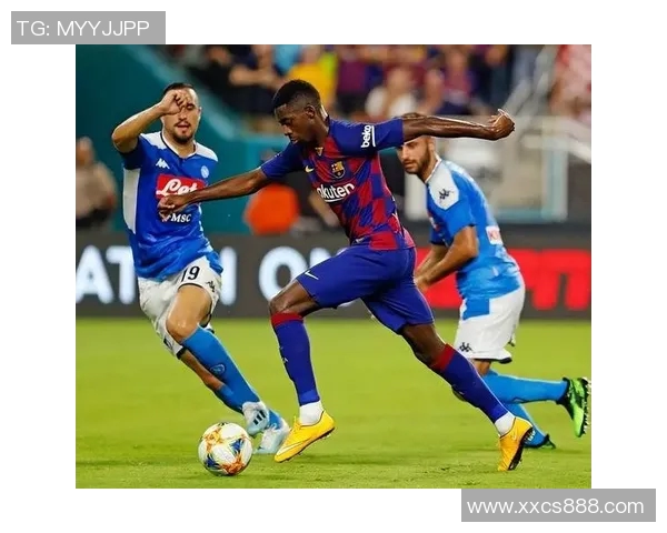 足球明星在绿茵场上展现速度与技巧的精彩对决